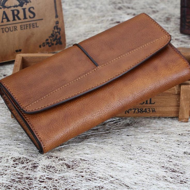 LADIES CLUTCHES